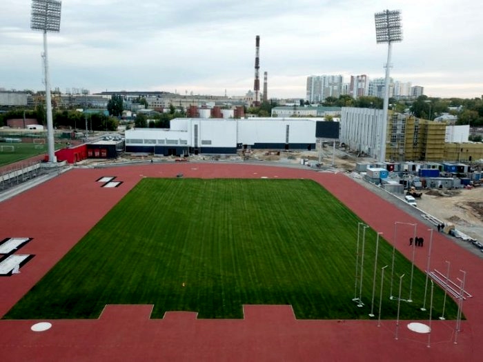 Озеленение легкоатлетического поля в спортивном комплексе