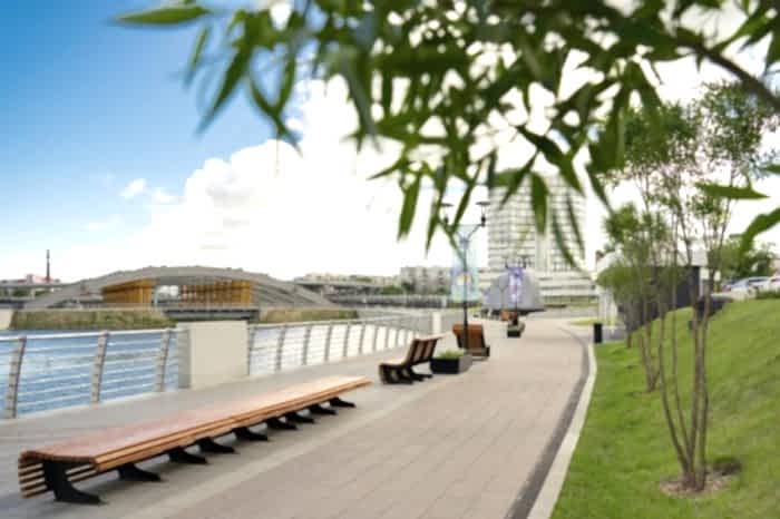 Масштабное озеленение пешеходной набережной реки Миасс в городе Астана