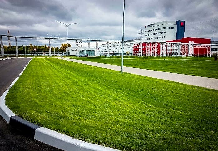 Ижгазон, озеленении территории у концерна «Калашников» (Ижевск, 2017)